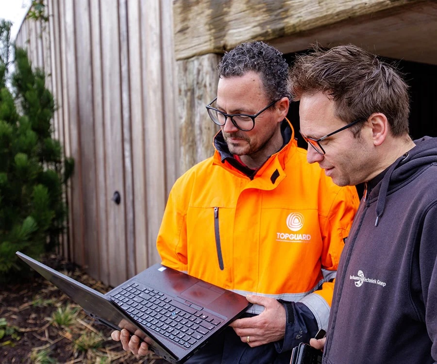 Voor installateurs nemen we specialistische onderdelen uit handen zoals programmering, configuratie en systeemkoppeling